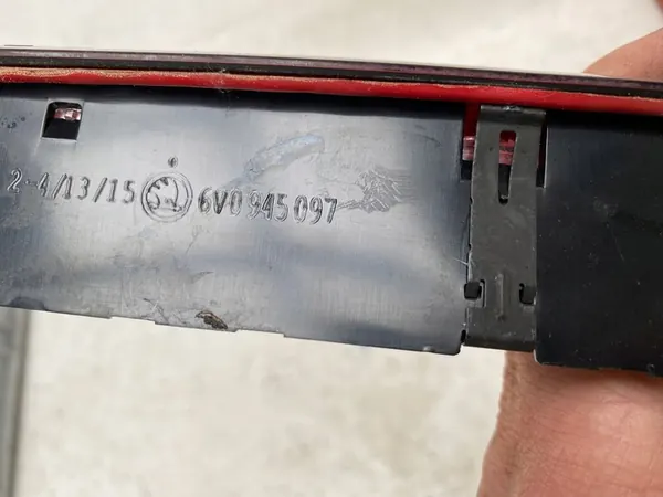 SKODA FABIA III 3 14- Luz de Freno Trasera 6V0945097 image 3