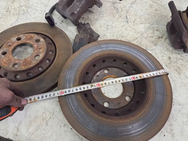 Bromsskivor & bromsok set bak 310mm Audi A8 XRA4799 image 5