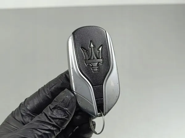 Clé ou carte Maserati Levante 2018 FOB46480 image 1