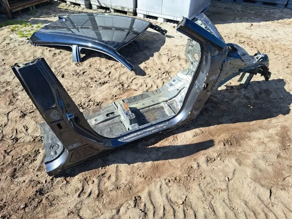 Toyota C-HR oikea sivupaneeli OEM 2NB - Käytetty image 2