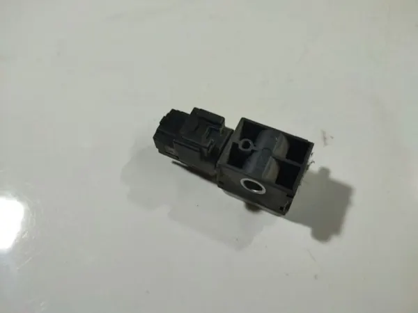Capteur airbag OEM EIS-2779636 pour Mazda 3 2005 image 3