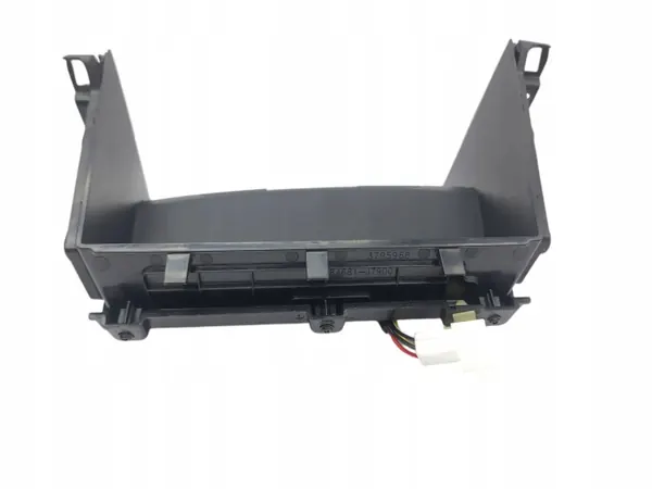 Kia USB-pistorasia OEM 84681J7900 Ceed 2020 image 3