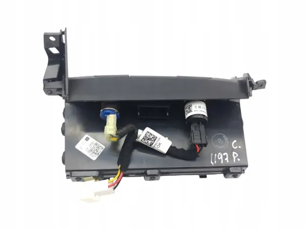 Kia USB-pistorasia OEM 84681J7900 Ceed 2020 image 5