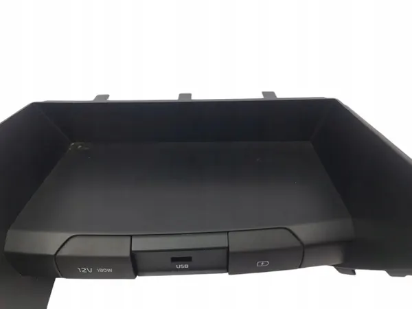 Kia USB-pistorasia OEM 84681J7900 Ceed 2020 image 8