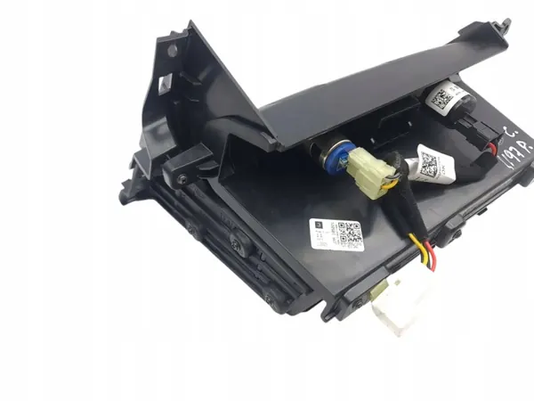 Kia USB-pistorasia OEM 84681J7900 Ceed 2020 image 9