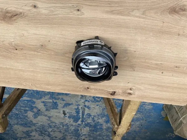 Halógeno LED BMW 5 F10 LCI Esquerdo OE 63177311293 image 2