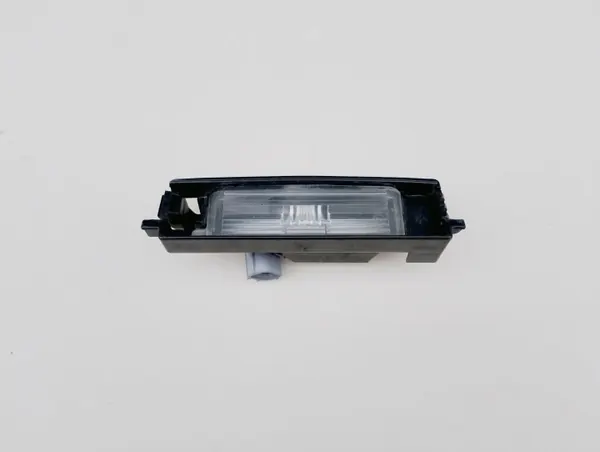 Luz de matrícula OEM 81270-02230 trasera - Usada image 2