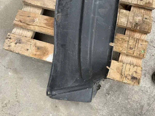 Vänster fram hjulhus Mitsubishi Pajero I MB250645 image 3