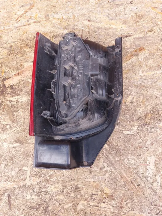 Soporte de lámpara trasera izquierda Volkswagen T5 2004-2015 OEM 7H5945257A image 6