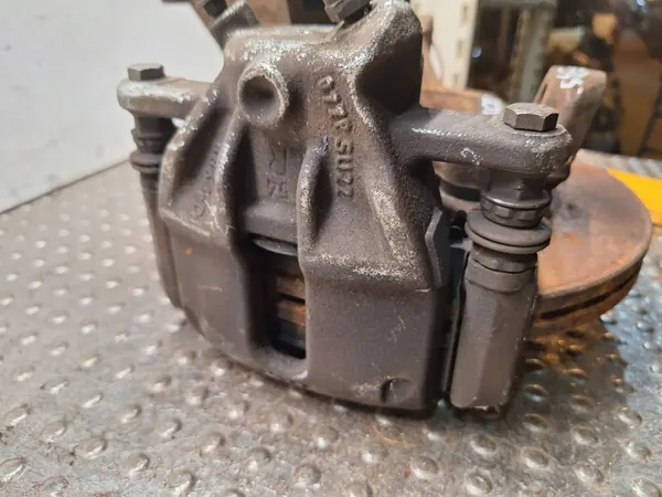 Snodo anteriore destro Dacia Duster I II 8200881829 image 4