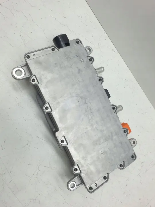 Jännitemuunnin Chevrolet Volt II OEM 691103980 image 3