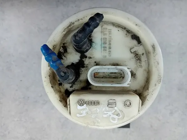 Brandstofpomp Audi TT 1.8 20V image 4