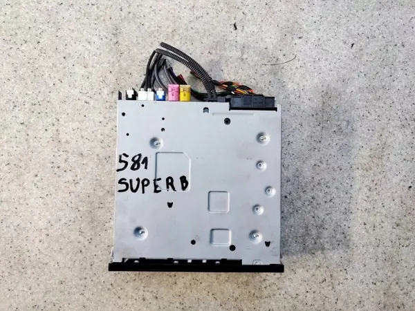 Lecteur navigation OEM 56503587428 pour Skoda Superb III image 3