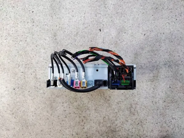 Lecteur navigation OEM 56503587428 pour Skoda Superb III image 4