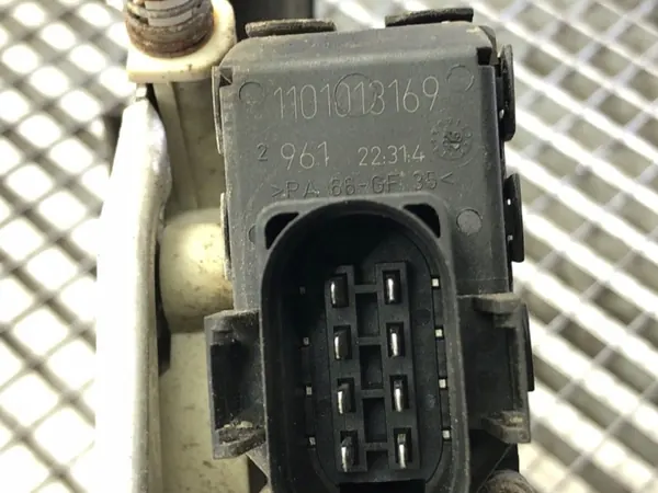 OEM 1101013169 Front Rechts Fensterheber Audi A6 C5 image 3