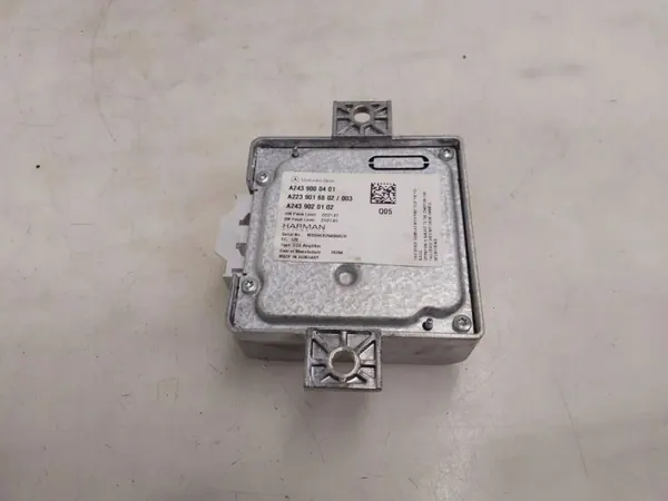 Mercedes-Benz Audioversterker OEM A2439000401 image 3