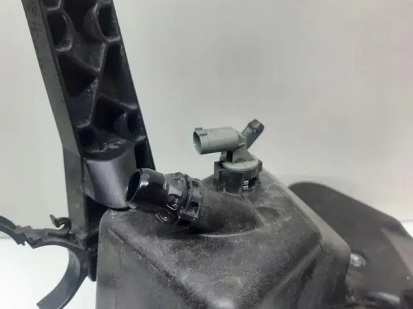 BMW OE 7788293 Kompenseringstanksfäste Begagnad image 6