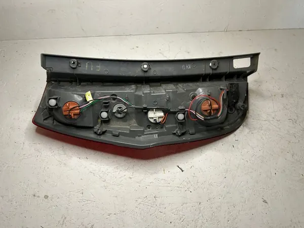 Hyundai H-1 2008- Lámpara Trasera Derecha OEM image 4