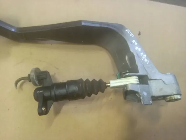 Koppelingpedaal Audi A4 B5 1.9TDI image 2