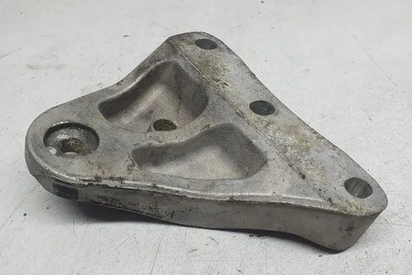 Soporte de Motor Derecho VW ARTEON 2.0L Diésel 2010 image 2