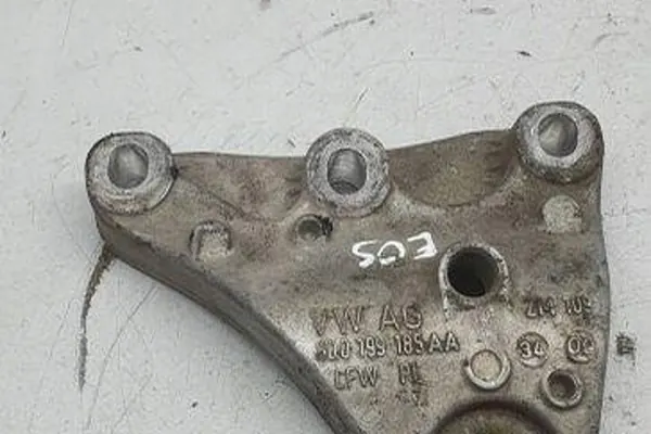 Soporte de Motor Derecho VW ARTEON 2.0L Diésel 2010 image 3