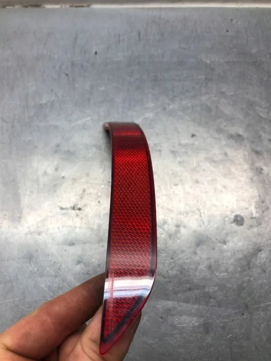 Audi A3 8V Sedan bakstötreflektor OEM 8V5945105A image 3