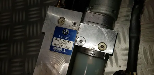 BMW 5 E61 Tavaratilan Hydrauliikkapumppu OEM 7111867 HB70401-002 image 7