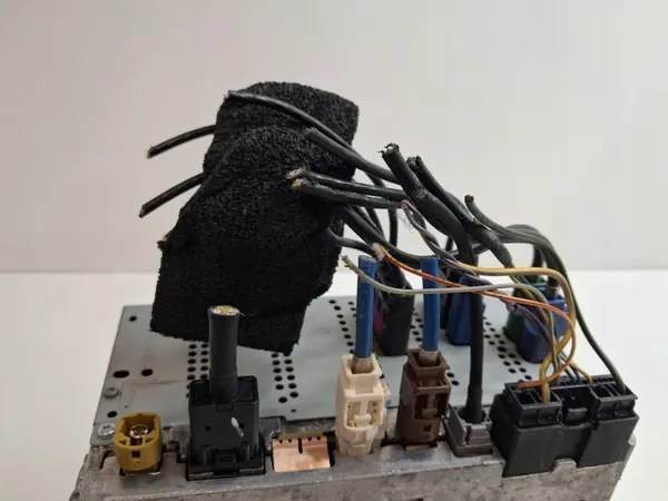 OEM J9D3-19C211-PJ Radio Navigaatio Range Rover Sportille image 3