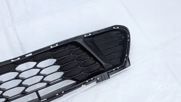 Kia Ceed III front bumper grille 86560-J7000 image 4