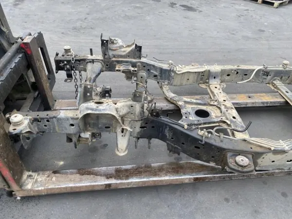 Chassi OEM 258469 para Nissan NP300 Navara 2016 image 4
