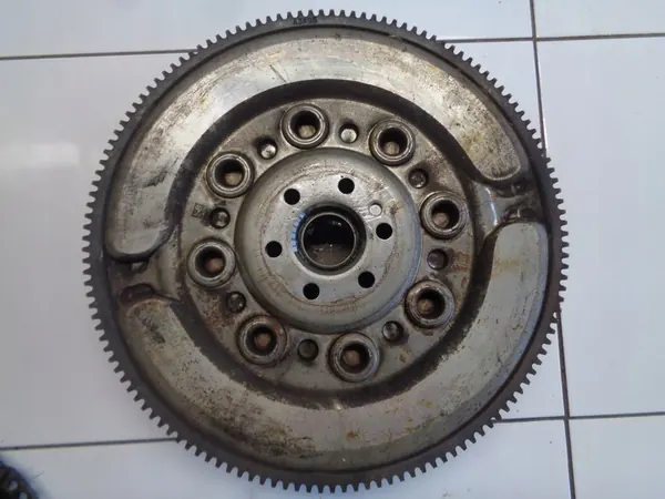 OPEL CORSA E 1.6T Kaksimassakytkin 55583513 image 9