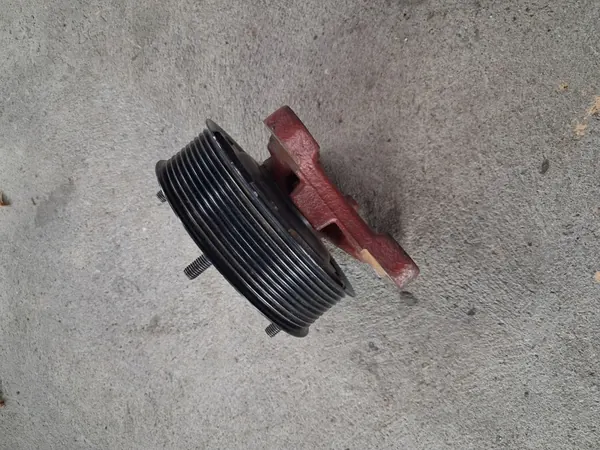 Base de moyeu ventilateur OEM 21986056 Renault image 3