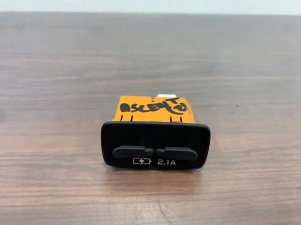 Port USB Subaru Ascent OEM 86257XC520 - Occasion image 2