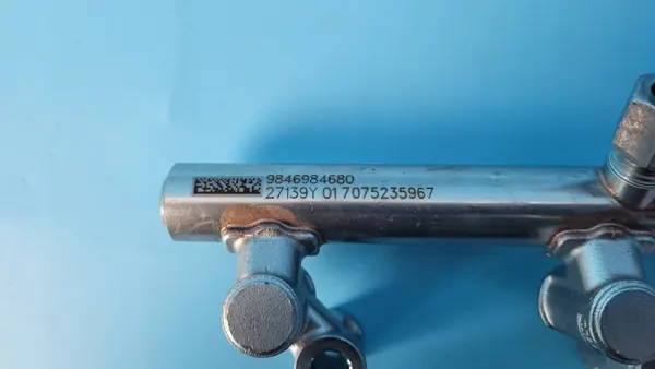 Opel Mokka II B 23r injectiestreep sensor OEM 9841159780 image 3