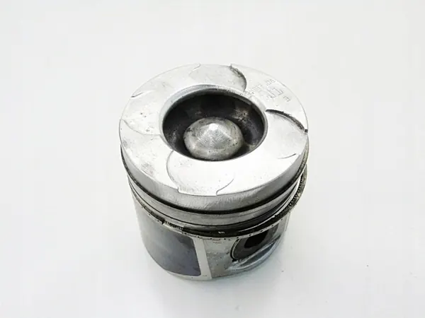 Piston d'occasion OEM 089168 pour moteur 2.5 Dci Diesel image 3