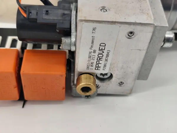 Kattohydraulinen pumppu OEM 107621300 Peugeot 308 CC image 6