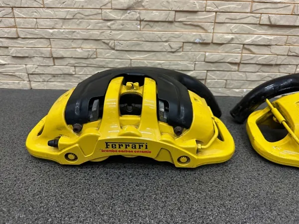 Ferrari 812/F12 frambromsok OEM 322140/322141 image 3