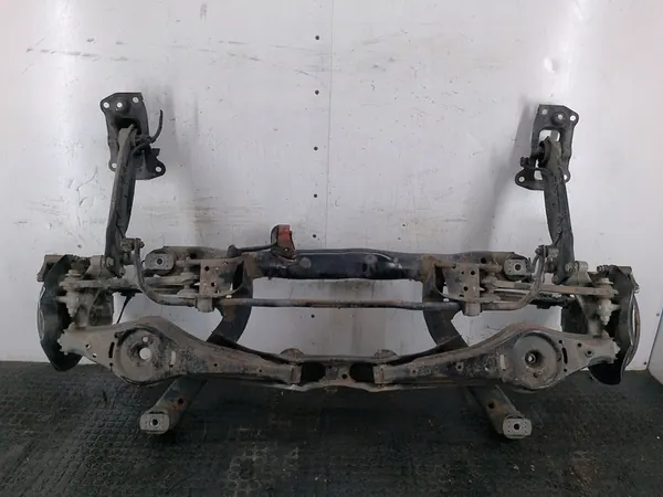 Traversa posteriore VW Passat B7 2.0 TDI Kombi image 10