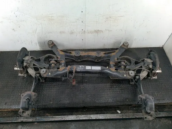 Traversa posteriore VW Passat B7 2.0 TDI Kombi image 4