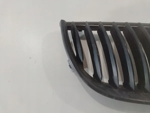 Right Grill Trim BMW 3 E90 2005- image 3