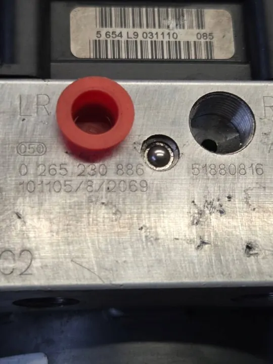 Pompe ABS OEM 51880816 pour Fiat 500 - Occasion image 4