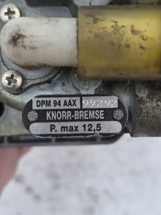 Handbremsventil OEM DPM 94 AAX für Iveco Eurocargo image 3