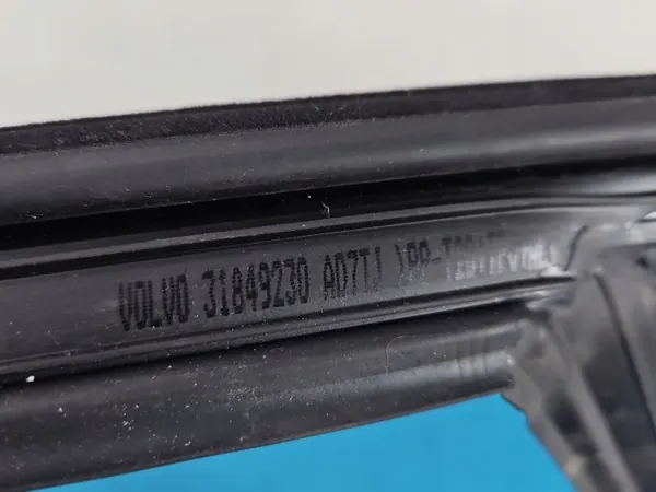 OEM 31849230 framdörr vänster tätning Volvo S90 II image 8