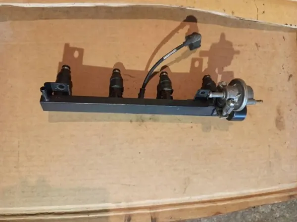 Einspritzschiene OEM 1 714 710 für BMW E30 image 2