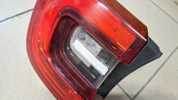 Luz trasera Renault Kadjar Lift LED izquierda image 5
