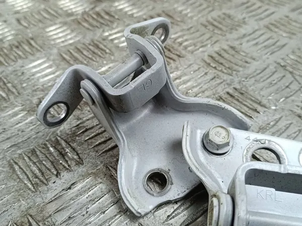 2025 Subaru Forester Vorderen Türscharniere OEM FOB54630 image 3