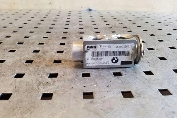 Ilmastointijäähdyttimen venttiili BMW X5 3.0L Diesel image 3