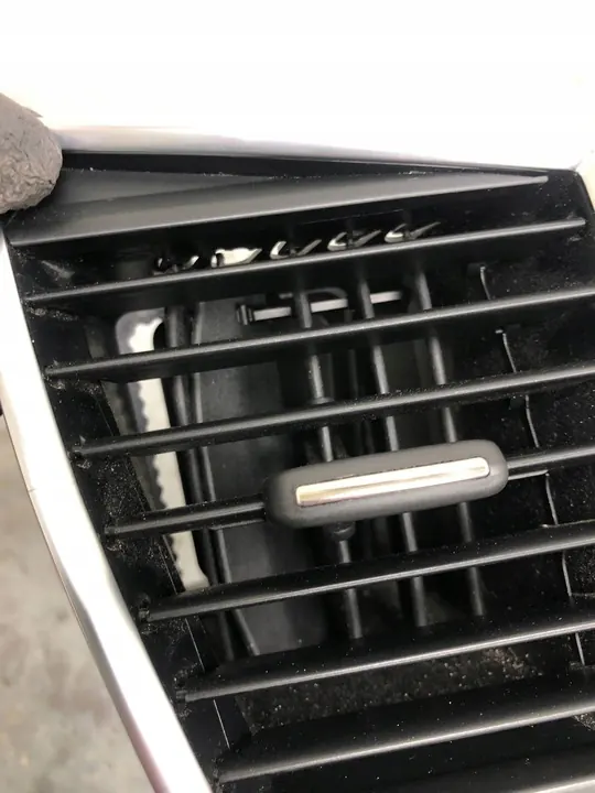 Grade de ar frontal direita Audi Q5 8R1820902 image 4