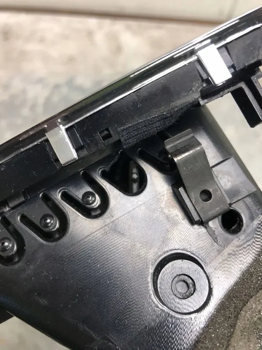 Grade de ar frontal direita Audi Q5 8R1820902 image 6