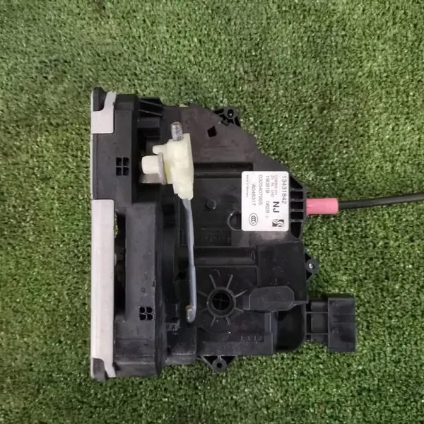 OPEL CORSA E Bakre Vänster Dörrlås 13431842 image 2